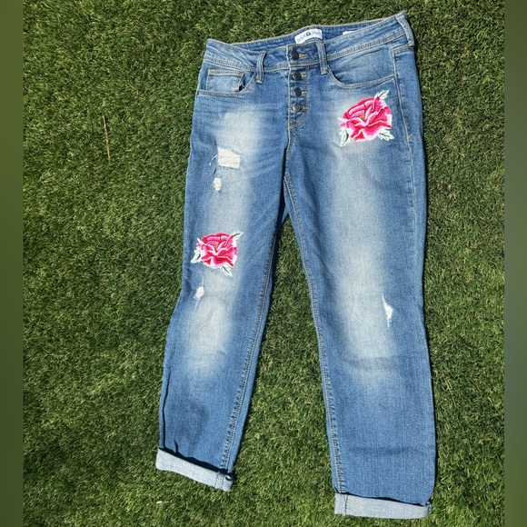 Daisy Blue Boyfriend Jeans with Distressed Details - Picture 1 of 7